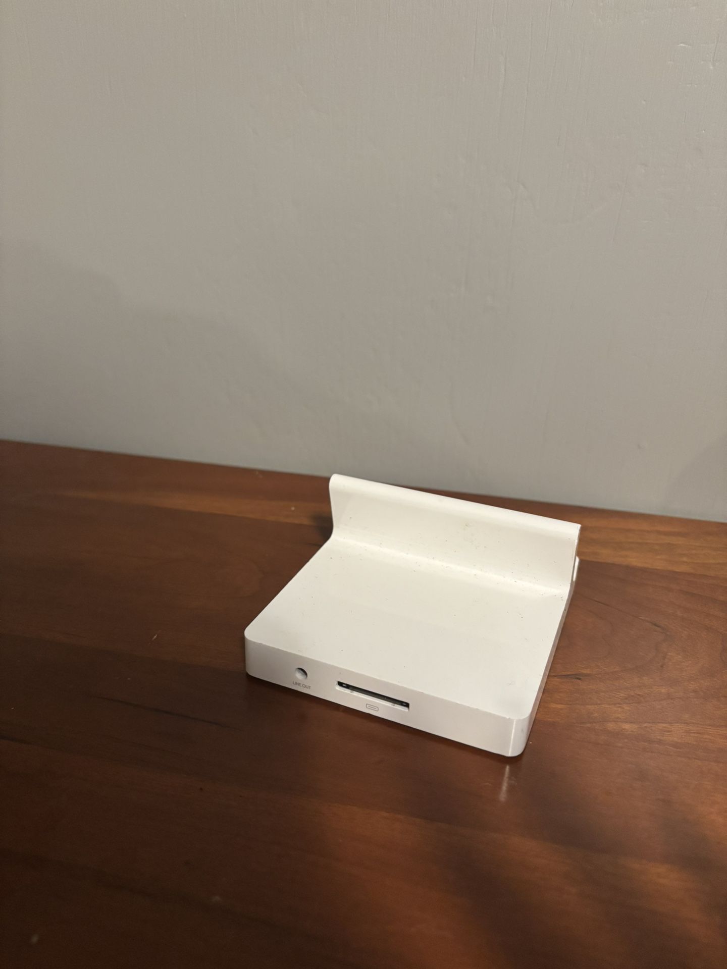 LOW PRICE MOVING- VINTAGE APPLE IPOD STAND