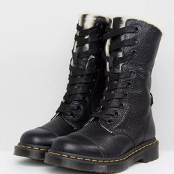 Dr. Marten Boots Size W8