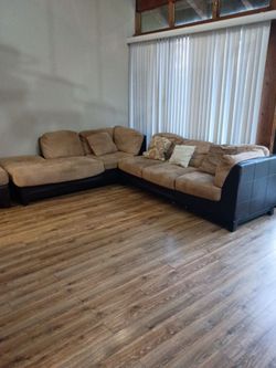 Free Couches / Sleeper Sofa