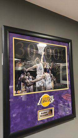 Kobe Bryant autographed rare photo
