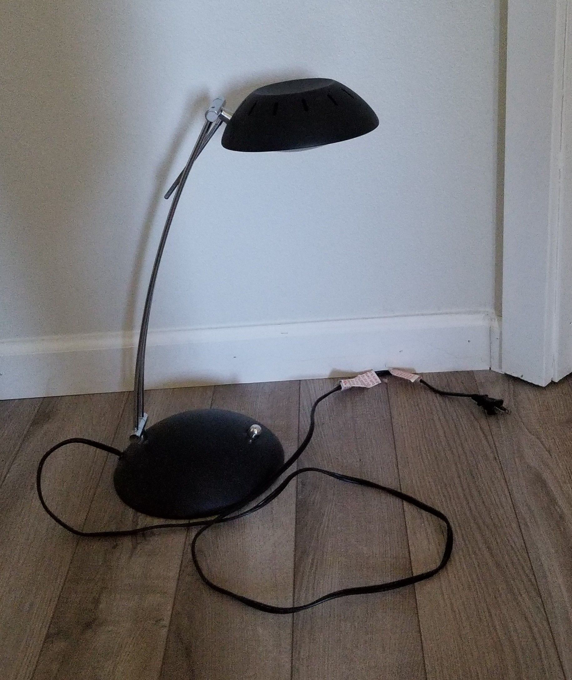 Desk lamp