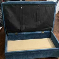 Large Blue Storage Ottoman just needs to be cleaned 44×25