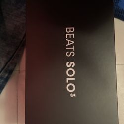 2021 Beats Solo 3 LIKE NEW!!!!