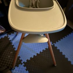 Never Used Lalo Highchair 
