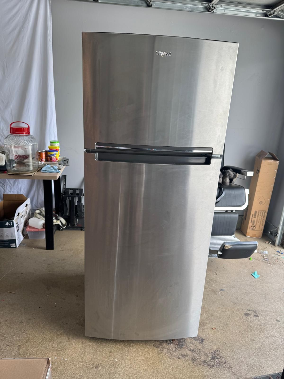 Whirlpool 18 cu. ft. Top Freezer Refrigerator – Stainless Steel – Excellent Condition ⸻ 📖 Description: Whirlpool refrigerator, model WRT518SZFM02,