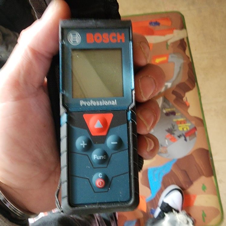 Bosch Digital Tape Measuring Tool