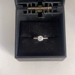 Diamond CENTER CUT RING 