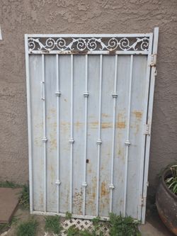 Gate