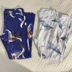 Fabletics leggings set blue floral And White