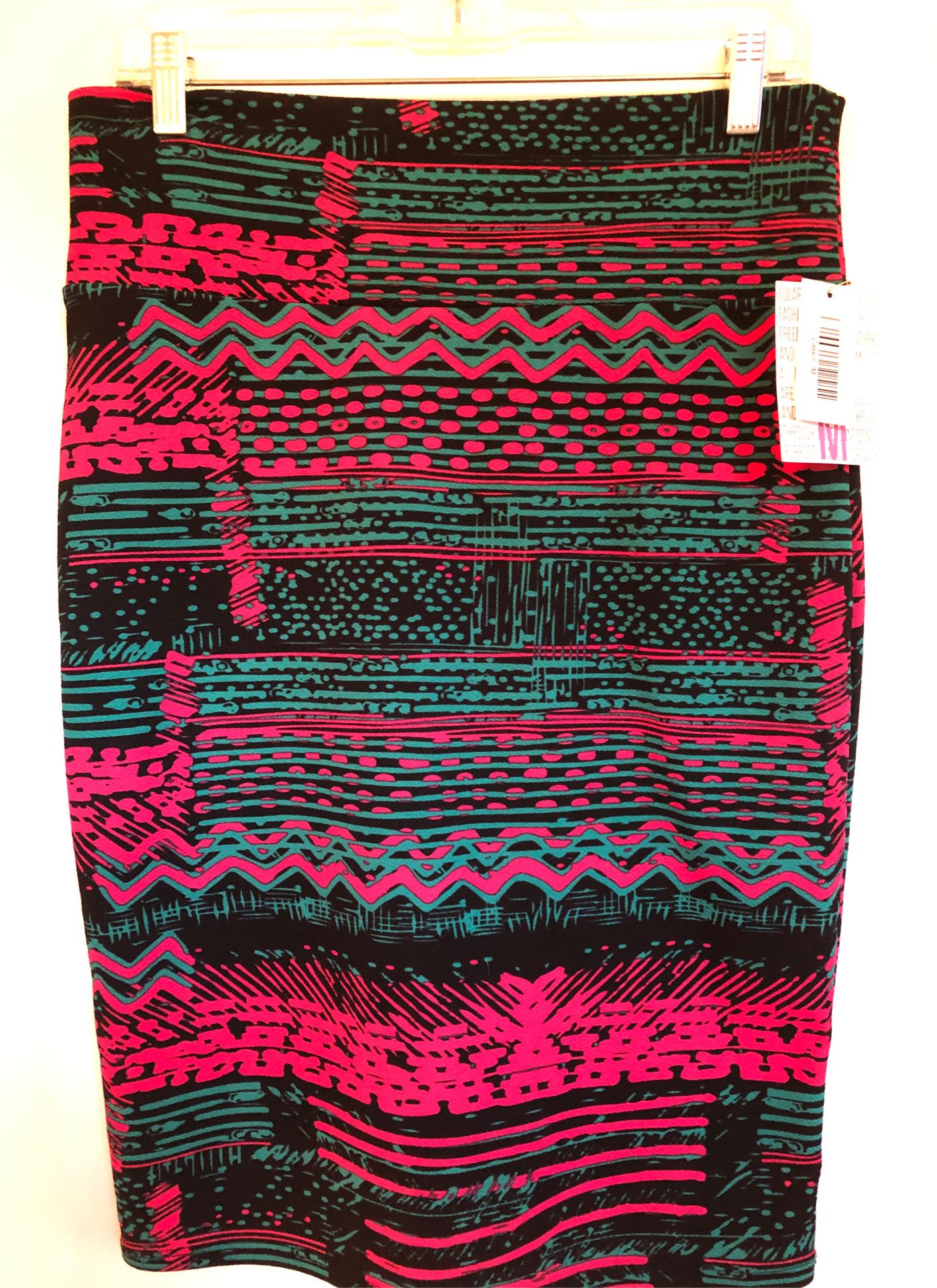 **Brand NEW with TAGS LuLaRoe CASSIE Skirt***