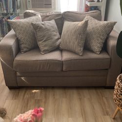 Bob’s Furniture Gray Loveseat Couch 