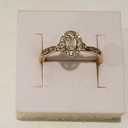 14kt Gold Diamond Ring 