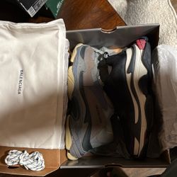 Balenciaga Triple S Split