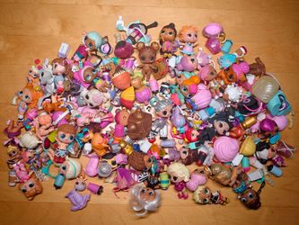 Large collection of  L.O.L. Surprise dolls