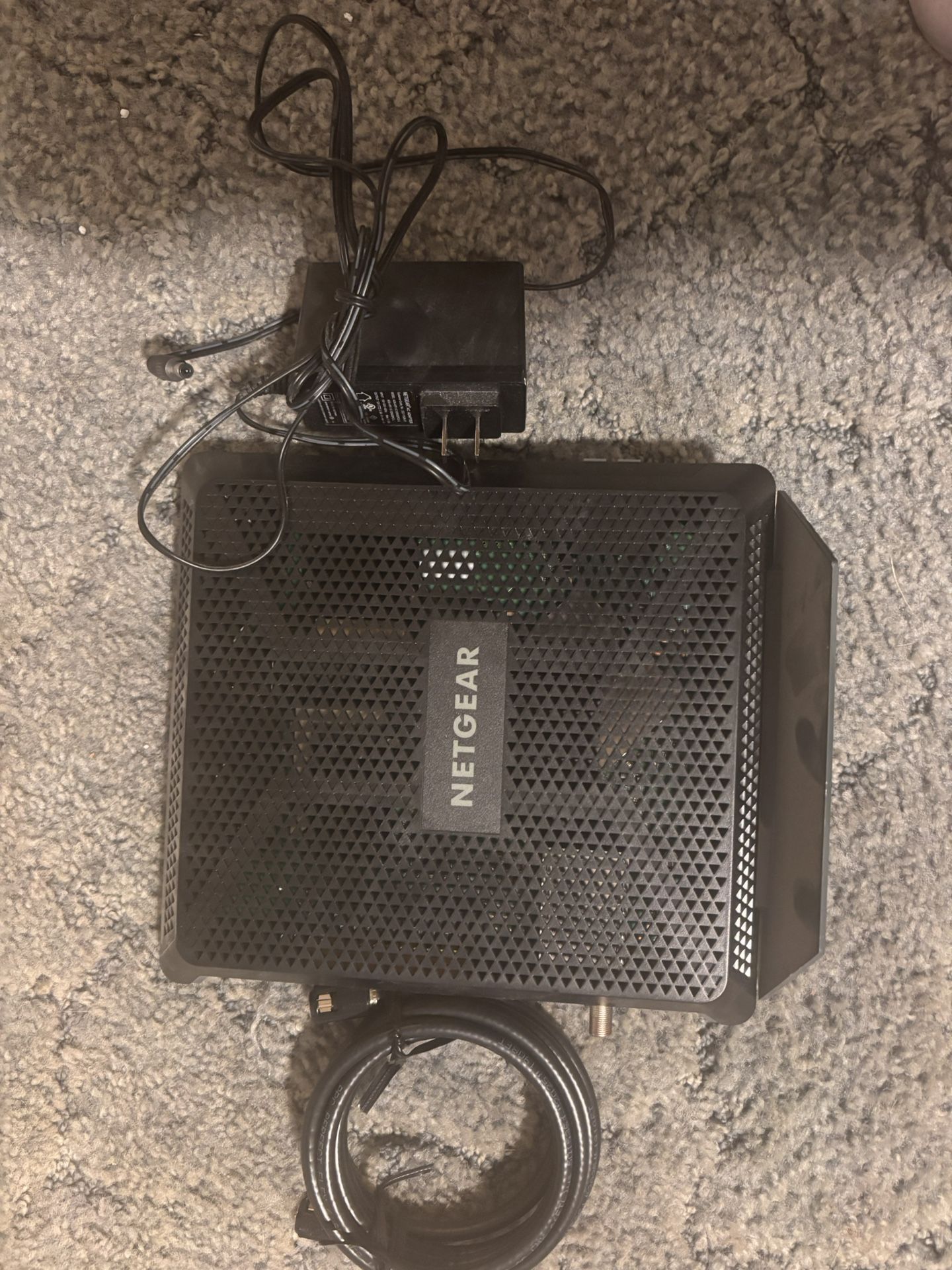 NETGEAR Nighthawk AC1900 WiFi Cable Modem Router