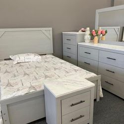 Bedroom Set In Stock For Immediate Delivery 