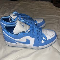 UNC Jordan 1 Low