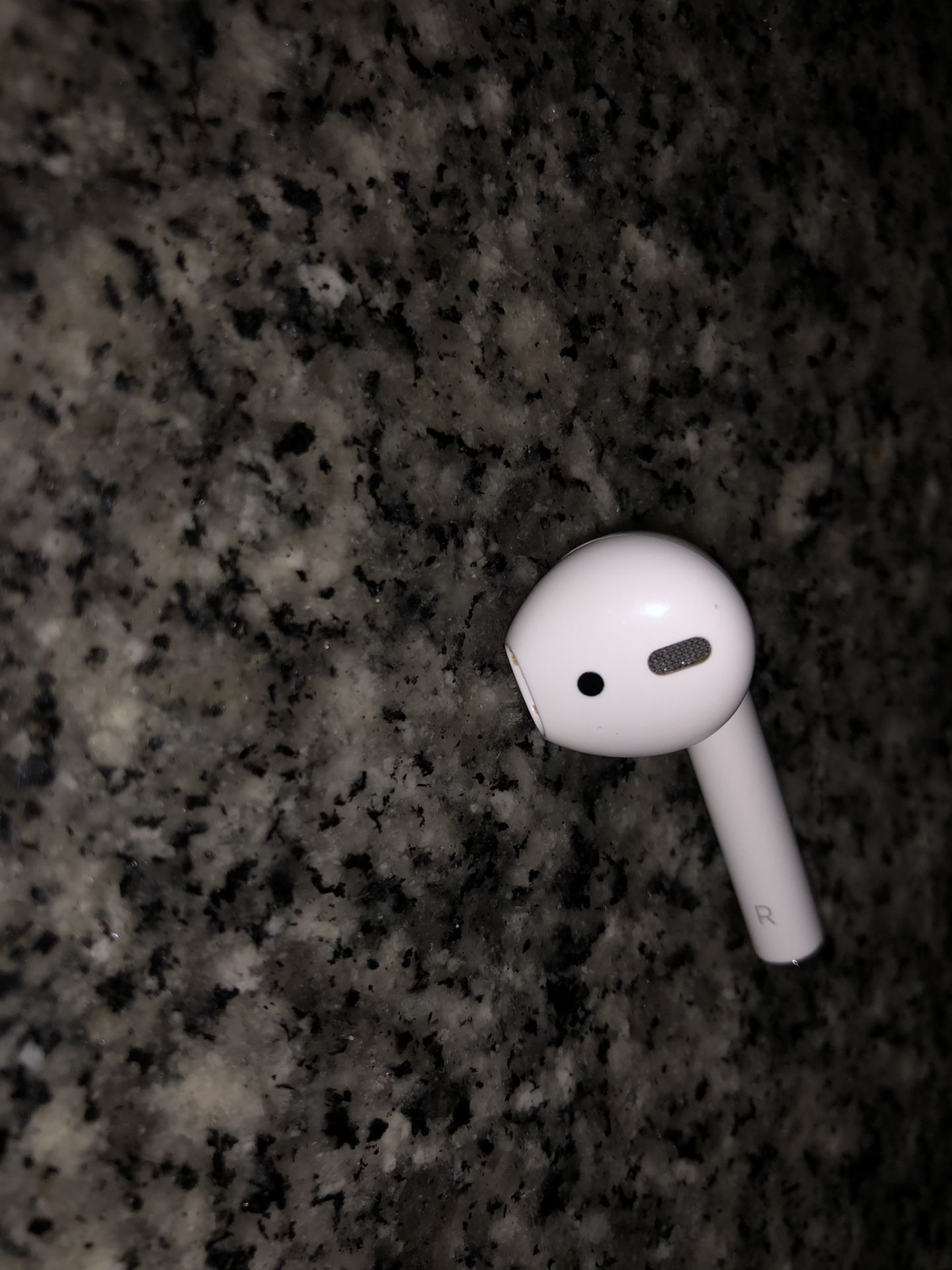 AirPod 1st gen (right AirPod only)