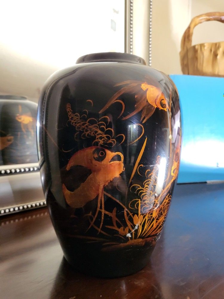 13" GOLD FISH VASE 