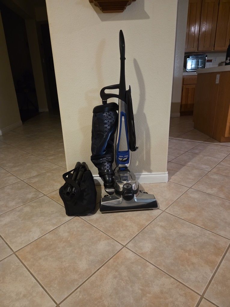 Kirby Avalir2 Vaccuum Cleaner With Accessories
