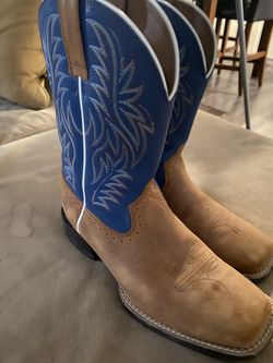 Boots size 9