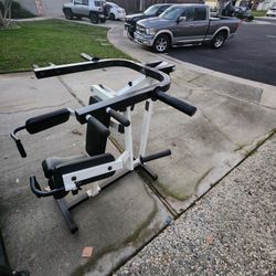 Plate Load Shoulder Press