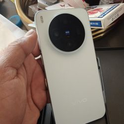 Vivo X300 Sea Breeze Blue Global Version