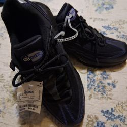 Nike Air Max 95 GS - "Black/Persian Violet" (Size 7Y / Women’s 8.5)