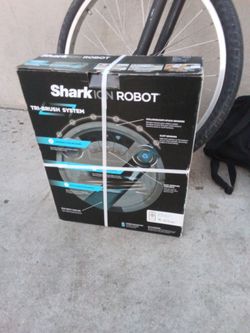 Shark Ion Robot Vacuum Tri-Brush System wifi