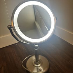 Make Up Mirror With Lighting + magnification