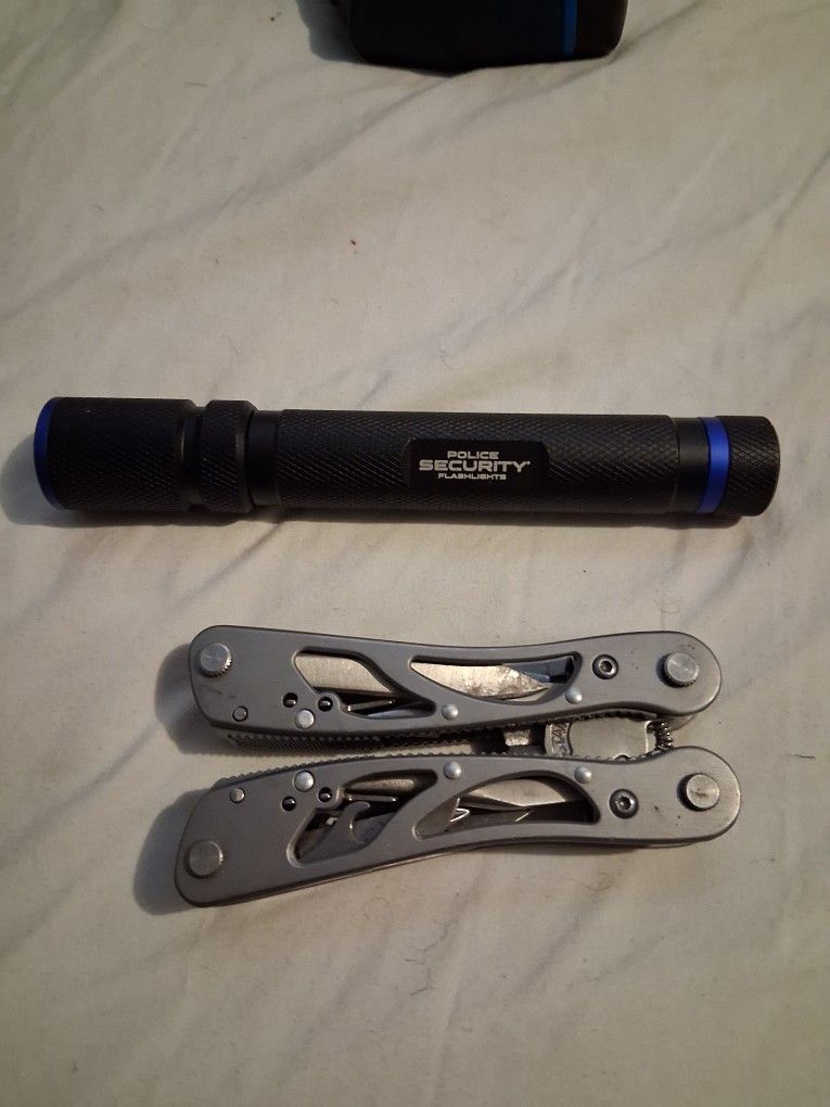 Led Flashlight & Multitool