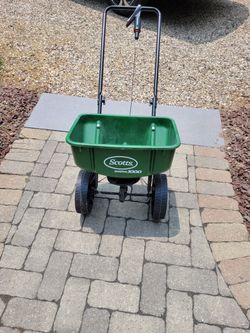 Scotts Speedy Green 1000 Spreader