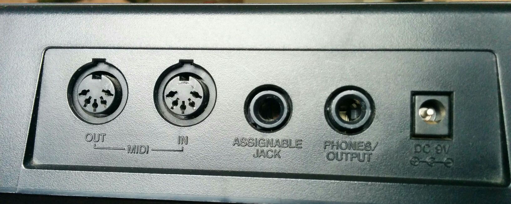 Radio Shack MD1210 MIDI Custom Tone Synthesizer keyboard with Stand