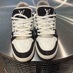 Louis Vuitton Trainer Sneaker 
