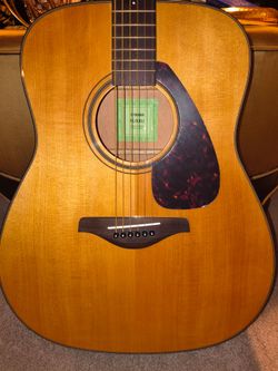 Yamaha fg800j acoustic guitar like new