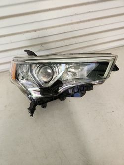 2014 to 2020 Toyota 4 Runner right passenger side headlight