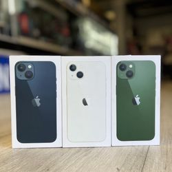 iPhone 13 (Unlocked) (Take It Home In Payment/ llévatelo a casa en pagos)