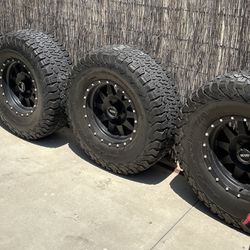 17” Method wheels w/35” BFGs For Jeep