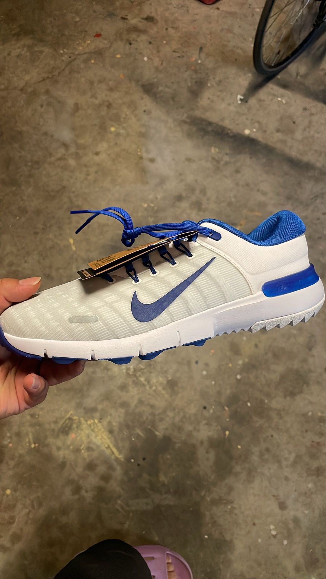 NEW NIKE FREE GOLF NN SPIKELESS GOLF SHOES wide WHITE ROYAL BLUE Mens SIZE 9.5/10 wide All the sizes listed are wide Brand new no box Zapatos de
