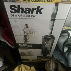 Shark Vacuum Navigator 