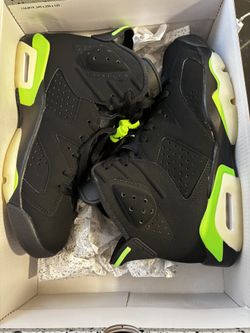 Retro Jordan 6’s Size 8.5 Men