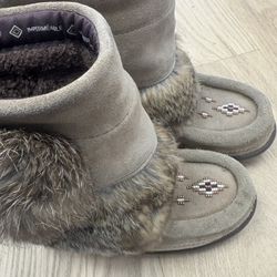 Pre-Owned KIDS Manitobah WINTER Snow BOOTS Rabbit Fur Snowy Owlette OAK BROWN Size C12