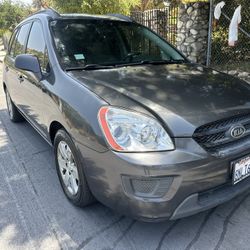 2008 Kia Rondo 169 k one owner 7 passenger  Clean title no check Eng registered new tires  like new inside V nice paint and body runs excellent Mini s