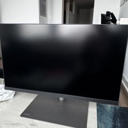 BenQ 4k 27in Monitor with built In KVM Switch 