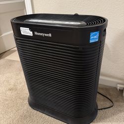 Honeywell True HEPA Air Purifier!!