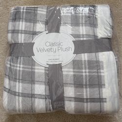 Classic Velvety Plush King Blanket