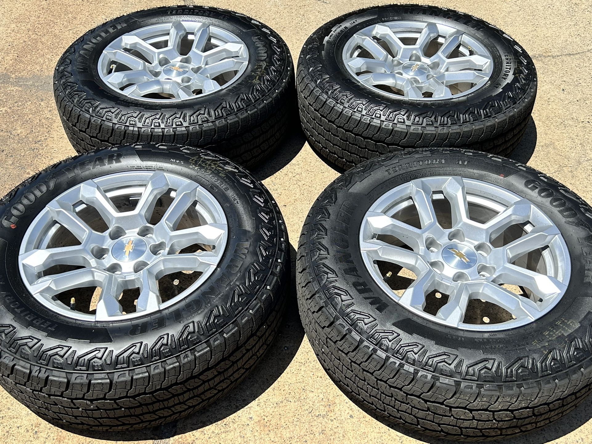 18" 2025 Chevy Silverado Wheels Goodyear Wrangler Territory AT 265/65/18