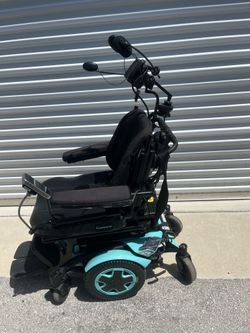 Invacare 2018 TDX SP2 complex rehab chair with premium head array controls and attendant joystick $3500 with local delivery   Fully tested and in exce