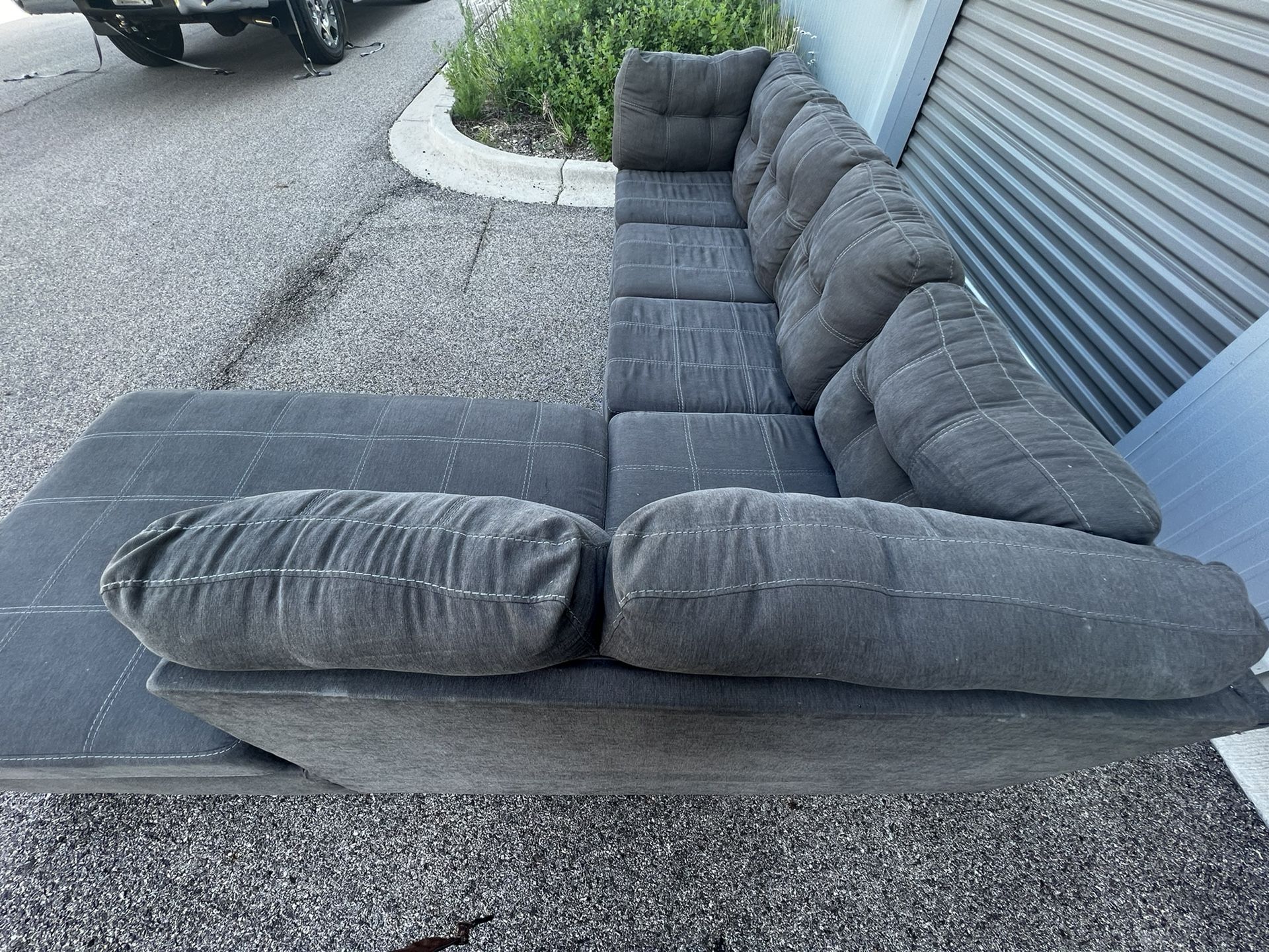 Beautiful Comfy Sectional Couch! ***Free Delivery*** for Sale in