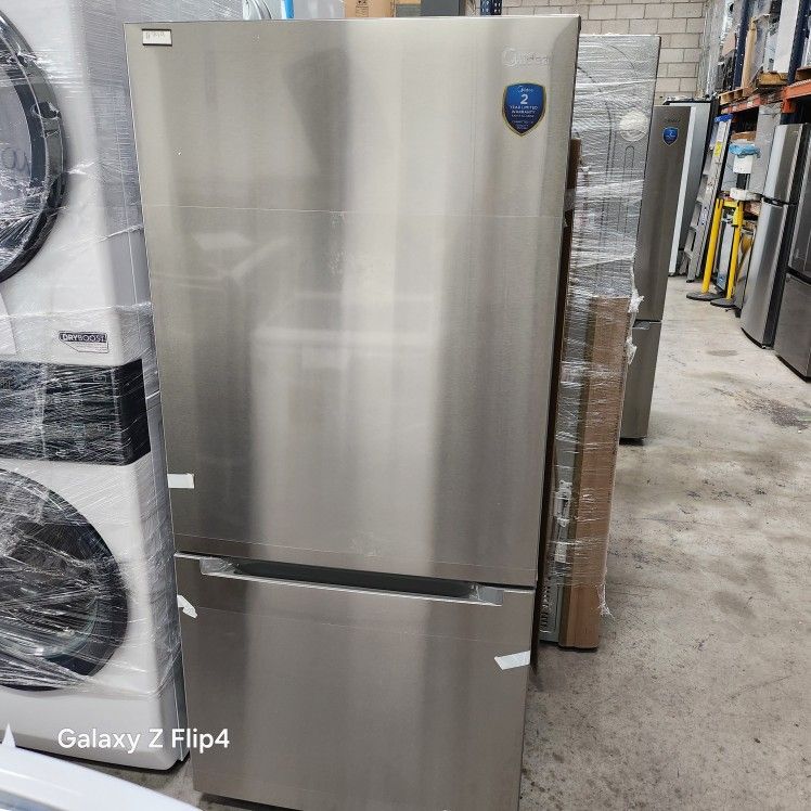 Midea 18.7 Cu. ft. Bottom Mount Freezer Refrigerator New